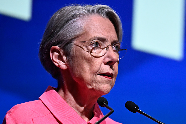 Élisabeth Borne au gouvernement, au moins jusqu&rsquo;aux JO 2024