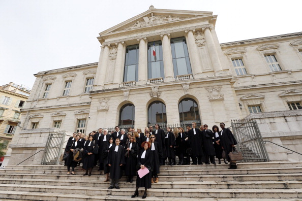 Justice: les avocats touchent 600 euros par OQTF contestée grâce à l&rsquo;aide juridictionnelle, ils en font entre 5 et 15 par jour