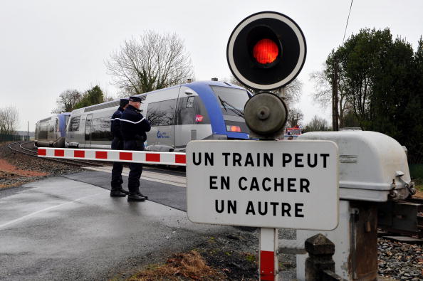 Bretagne: un octogénaire percuté par un train est miraculeusement retrouvé debout et conscient