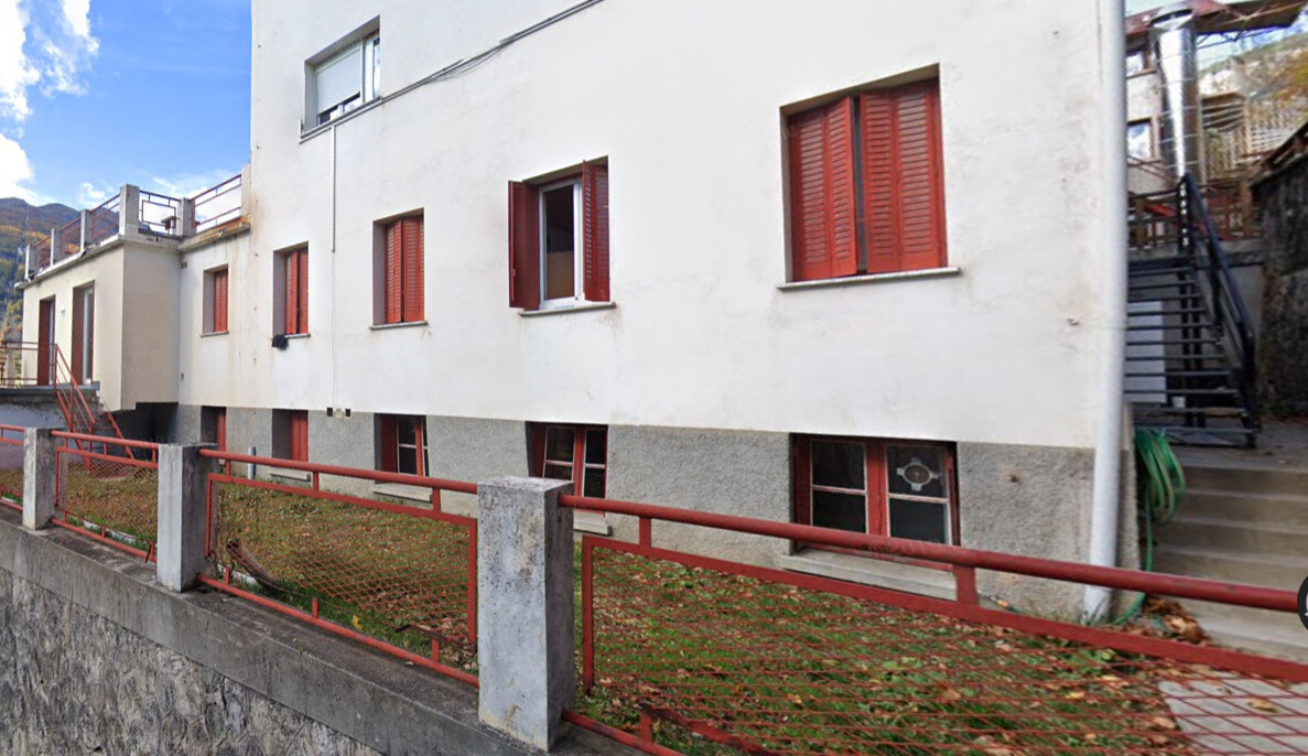 Briançon: ce Syrien, grand défenseur des migrants, demande l’expulsion des étrangers qui squattent sa clinique pédiatrique