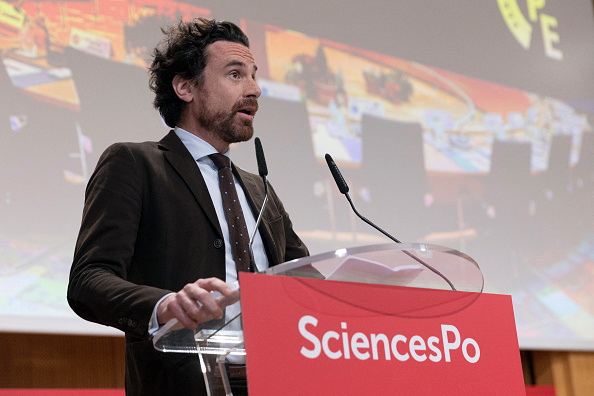Sciences Po: Mathias Vicherat doit rester «en retrait» le temps de l&rsquo;«enquête», selon Aurore Bergé