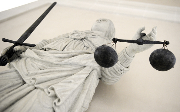 Prison ferme pour une vaste escroquerie à la rénovation de l&rsquo;habitat ayant fait plus de 1000 victimes