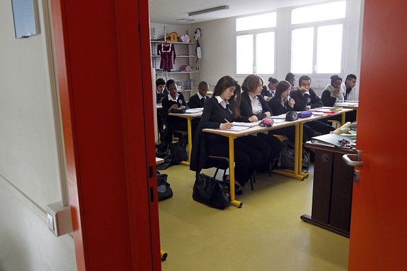 Uniforme à l&rsquo;école: «une expérimentation de grande ampleur» annoncée sous peu