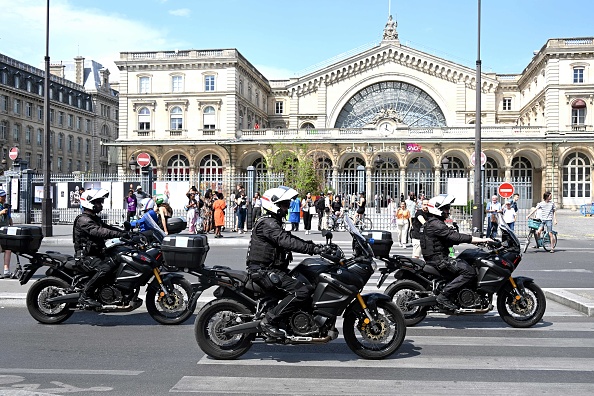 Piéton décédé percuté par un motard de la Brav-M à Paris: une enquête en cours