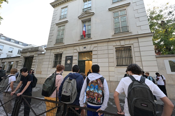 Loi immigration: blocage d&rsquo;un lycée à Paris, tentatives de blocage de deux autres