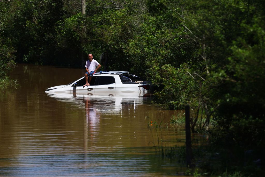 Un homme secouru après plusieurs jours coincé dans son pick-up