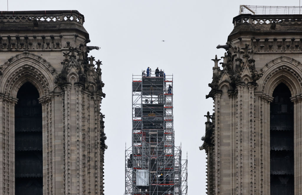 Notre-Dame de Paris: des vitraux contemporains remplaceront les anciens, exposés dans un futur musée