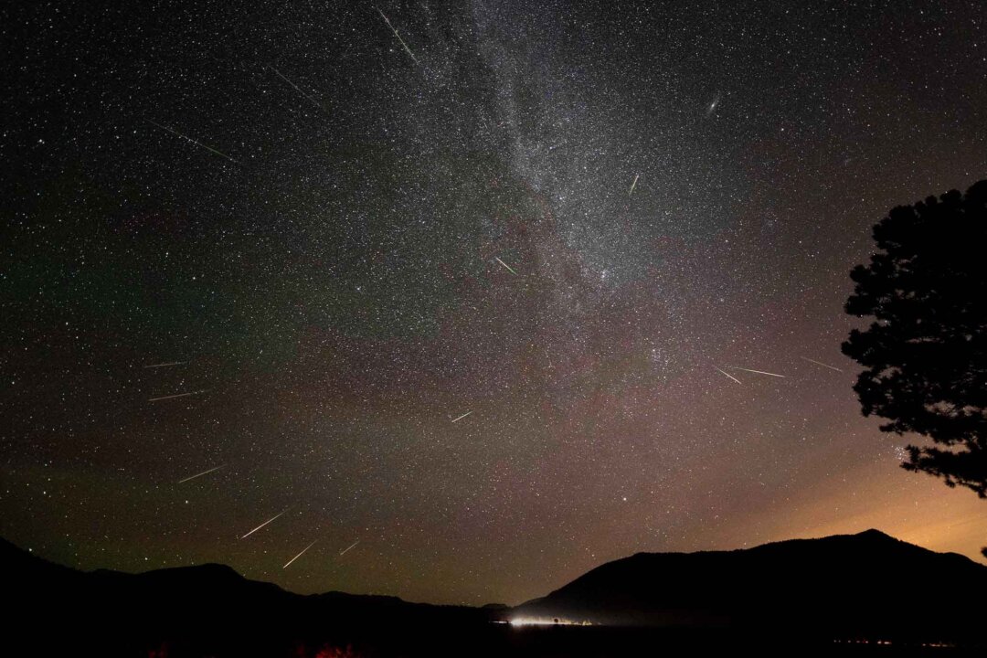 Une pluie de météores des Géminides submergera la Terre avant Noël – ce qu&rsquo;il faut savoir