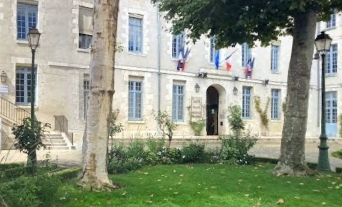 Montargis : armé d’une épée médiévale, il défend sa demeure et ses proches le soir des émeutes