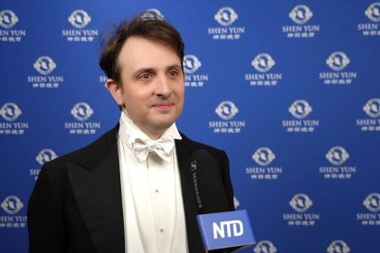 Shen Yun apporte « la paix intérieure et extérieure » selon un spectateur de Birmingham