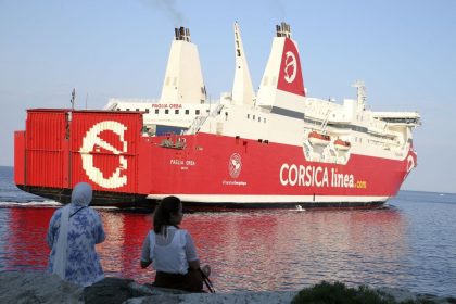 Saleté, incivisme, trafic : immersion à bord du ferry Marseille-Alger