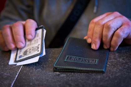 Immigration: 142.500 demandes d&rsquo;asile en France en 2023, un record