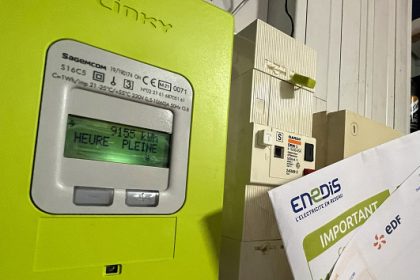 Pourquoi l&rsquo;électricité va-t-elle augmenter de 10% malgré des tarifs en baisse sur le marché ?