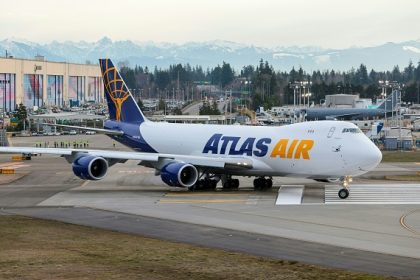 Atterrissage en urgence à Miami d&rsquo;un Boeing 747 cargo après une panne moteur