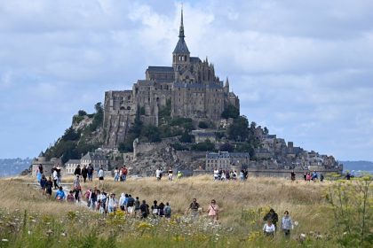 Un «bureau magnifique mais mal chauffé»: la grève au Mont-Saint-Michel reconduite faute d&rsquo;accord