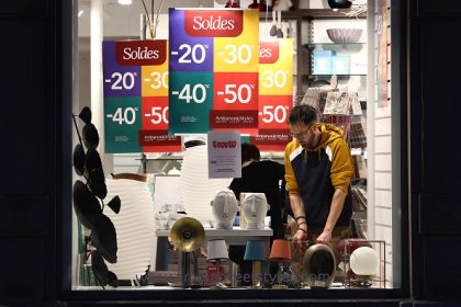 Soldes d&rsquo;hiver en plein grand froid: les petits commerçants désabusés