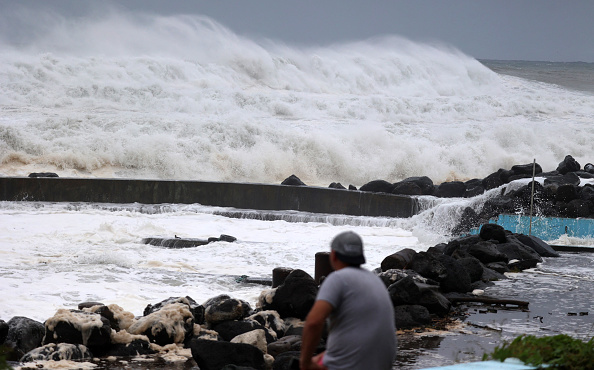 L’œil du cyclone Belal est arrivé à La Réunion, en alerte maximale