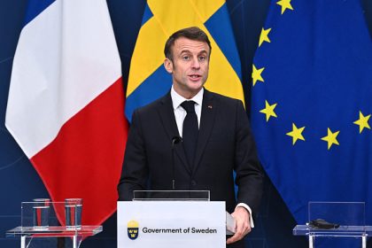 Défense: un nouveau partenariat stratégique bilatéral entre la France et la Suède