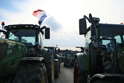 Colère des agriculteurs: 18 personnes interpellées près de Rungis, les forces de l&rsquo;ordre déployées sur l&rsquo;A6