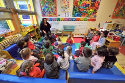 Les comptines, tant pour « vivre ensemble une même expérience que pour appréhender les maths et la lecture »