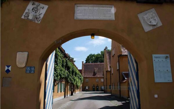 Les maisons de cette vieille ville allemande se louent à 0,88 euro par an depuis 500 ans – mais il y a un hic