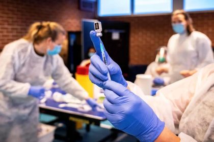 Les vaccins contre le Covid-19 seraient liés à un risque accru de gonflement des ganglions lymphatiques chez les enfants