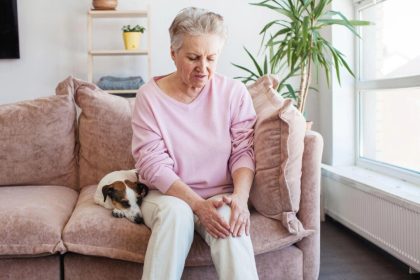 5 exercices à domicile pour améliorer l&rsquo;arthrose du genou