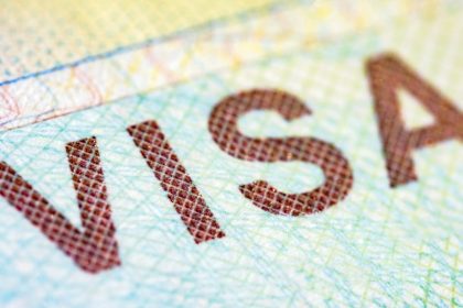 Expulsé deux jours avant Noël, le jeune commis de cuisine Ousmane Touré est de retour à La Rochelle