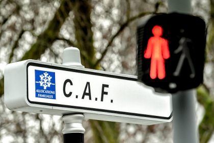 « L&rsquo;agent m&rsquo;a condamnée à mort »: la CAF soupçonne une mère de famille d’avoir fraudé et lui réclame 22.500 euros