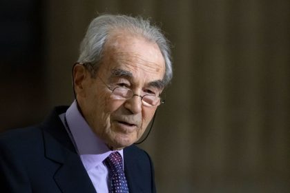 Robert Badinter, ancien ministre de la Justice, est mort à l&rsquo;âge de 95 ans