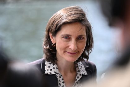 Éducation nationale: Amélie Oudéa-Castéra « ne songe pas à démissionner »