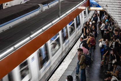 Les métros et trains de banlieue parisienne ne s&rsquo;arrêteront plus en cas de malaise voyageur, annonce Valérie Pécresse