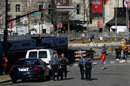 États-Unis: au moins un mort et 21 blessés lors de la fusillade durant la parade du Super Bowl à Kansas City