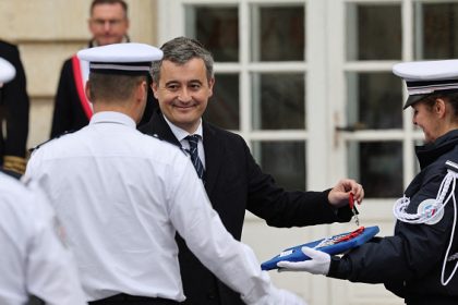 Attentat d’Arras: Gérald Darmanin récompense neuf policiers intervenus pour neutraliser l’assaillant