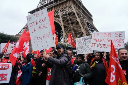 Anne Hidalgo refuse de classer la tour Eiffel monument historique, alors que sa gestion par la Ville de Paris est contestée