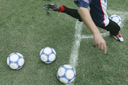 Montpellier: des jeunes footballeurs traités de « sales petits blancs » et de « bouffeurs de cochon », les parents agressés à coup de gaz lacrymogènes