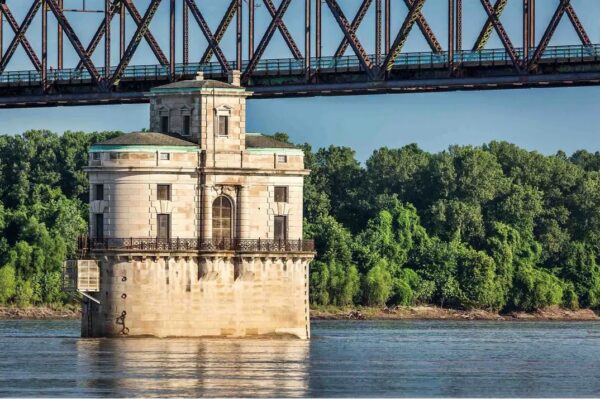 Ces « châteaux » ont été construits au milieu du Mississippi il y a plus de 100 ans – mais de quoi s’agit-il ?