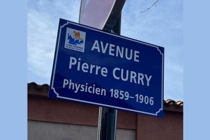 À Carcassonne, les plaques de rue « Pierre Curry » fraîchement installées provoquent l’amusement des internautes