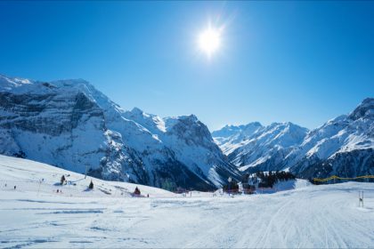 Savoie: il remonte une piste de ski avec son fourgon pour économiser sur le péage du Mont Blanc