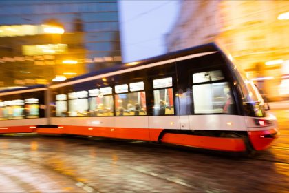 Paris: un enfant de 11 ans dans le coma après avoir été percuté par un tramway