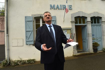 L&rsquo;enquête pour viol et agression sexuelle visant Jean Lassalle a été classée sans suite