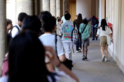 Voile à l&rsquo;école: « Nous sommes debout et on ne reculera pas », affirme un syndicat des chefs d&rsquo;établissement