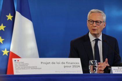 Bruno Le Maire vise un déficit public sous les 3% en 2027 mais sans « piocher dans la poche des Français »