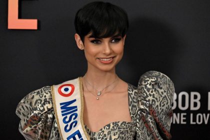 Miss France 2024 nommée «ambassadrice» des mathématiques auprès des jeunes filles par Gabriel Attal