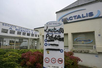 Le géant Lactalis et ses fournisseurs annoncent un accord sur le prix du lait