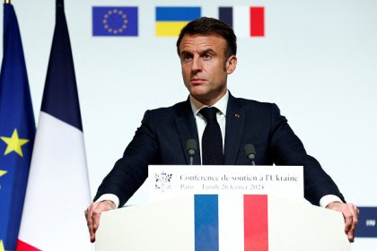 Emmanuel Macron s&rsquo;exprimera sur l&rsquo;Ukraine aux « 20 heures » de TF1 et France 2 ce jeudi