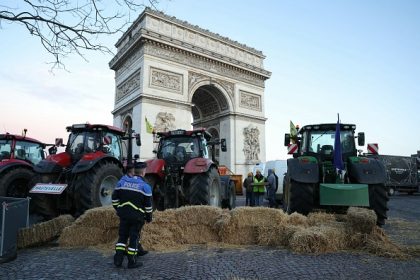 Agriculteurs: une action symbolique à l&rsquo;Arc de Triomphe menée ce matin