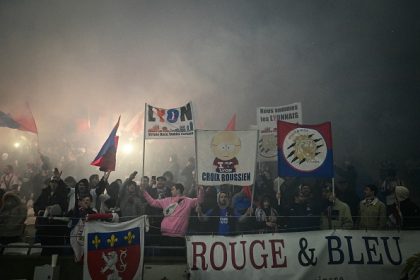 Incidents au stade à Marseille: prison ferme pour deux supporters lyonnais accusés de racisme