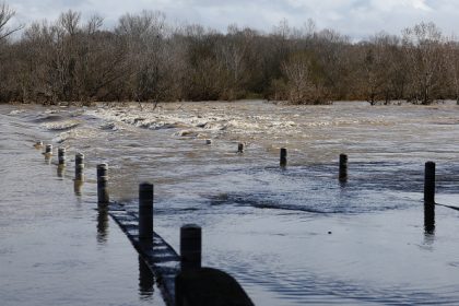 Intempéries dans le Gard: le corps de la fillette de 4 ans découvert, son frère toujours disparu