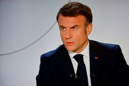 Emmanuel Macron: il faut être « prêts à répondre » à l&rsquo;« escalade » russe, mais « jamais nous ne mènerons d&rsquo;offensive »